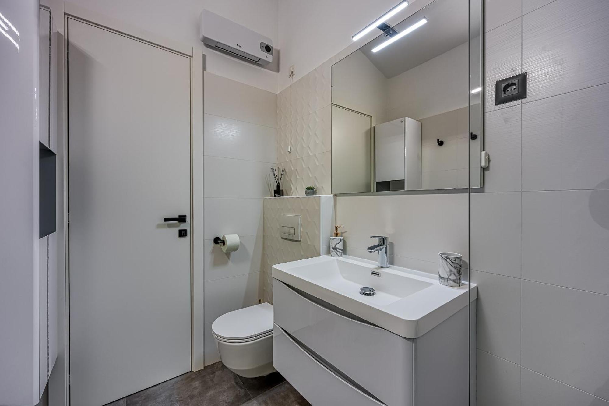 Sara Luxury In City Center Пореч Екстер'єр фото